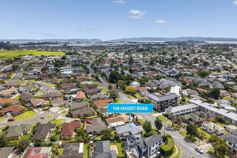 Photo of property in 548 Massey Road, Mangere, Auckland, 2022