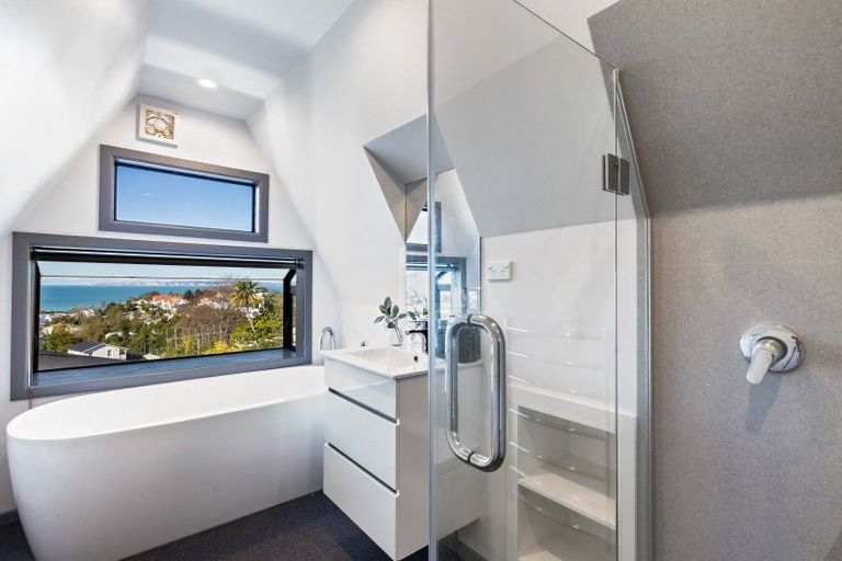 Photo of property in 6 Fitzroy Road, Bluff Hill, Napier, 4110