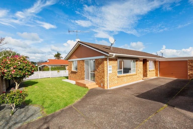 Photo of property in 2/171 Pigeon Mountain Road, Half Moon Bay, Auckland, 2012