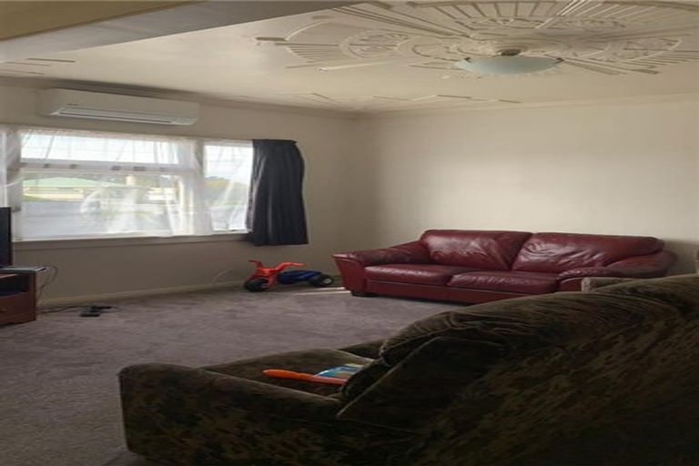 Photo of property in 6 Maratahu Street, Westown, New Plymouth, 4310