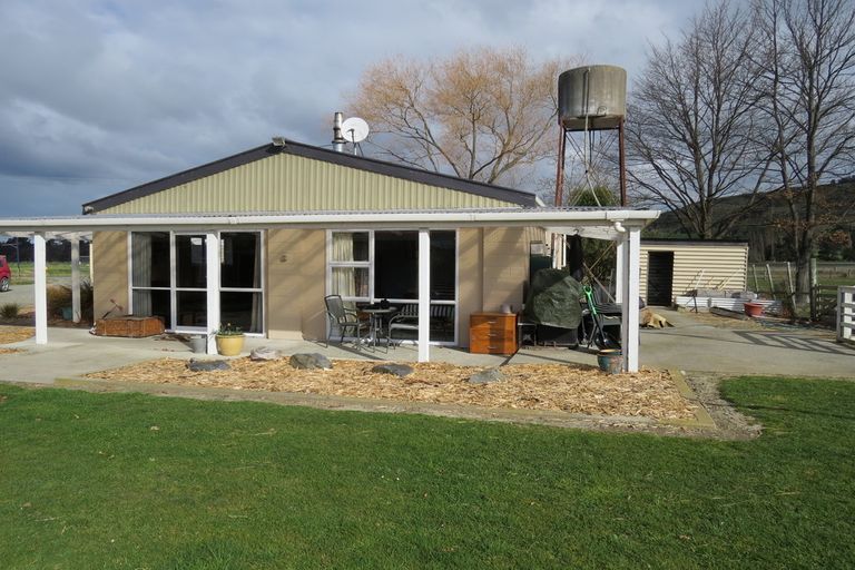 Photo of property in 76 Hakataramea Highway, Waimate, 7977