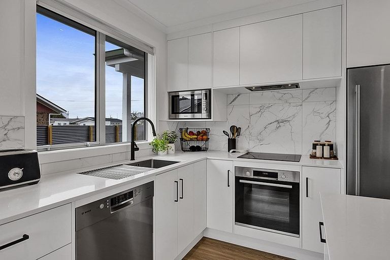 Photo of property in 2 Puriri Street, Hawera, 4610