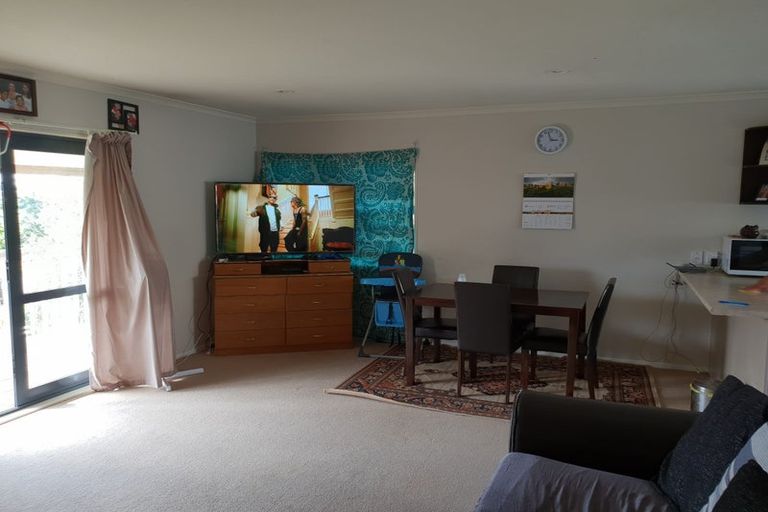 Photo of property in 19 Paton Avenue, Te Atatu South, Auckland, 0610