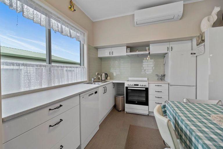 Photo of property in 68 Conway Road, Eltham, 4322