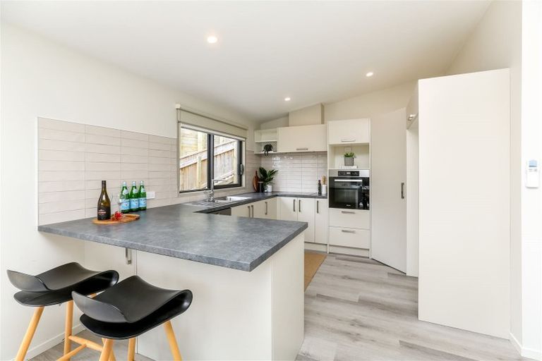 Photo of property in 14 Lavender Close, Spotswood, New Plymouth, 4310