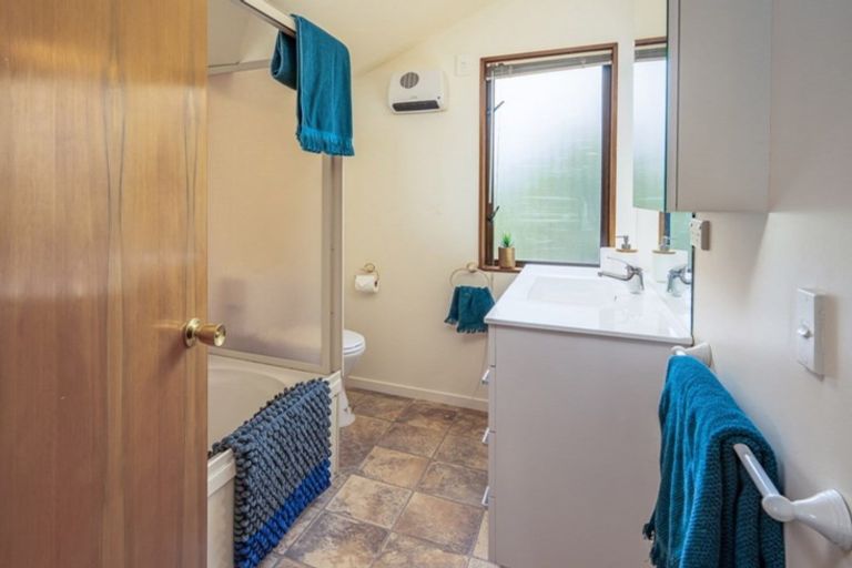 Photo of property in 15 Coster Street, Enner Glynn, Nelson, 7011