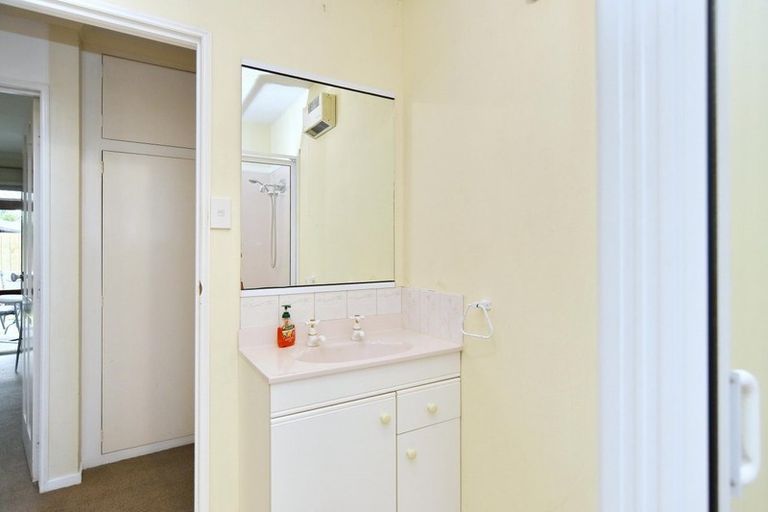 Photo of property in 10 Rachel Place, Avonhead, Christchurch, 8042