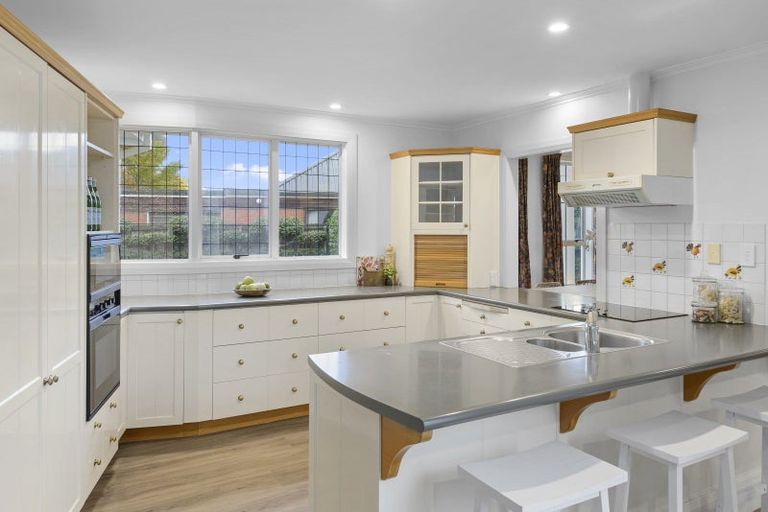 Photo of property in 24 Felstead Place, Avonhead, Christchurch, 8042