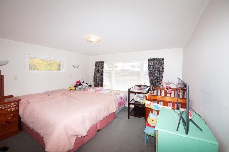 Photo of property in 11 Braemar Terrace, Johnsonville, Wellington, 6037