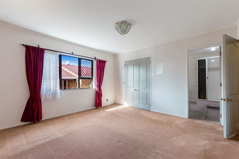 Photo of property in 31 Petrel Place, Massey, Auckland, 0614