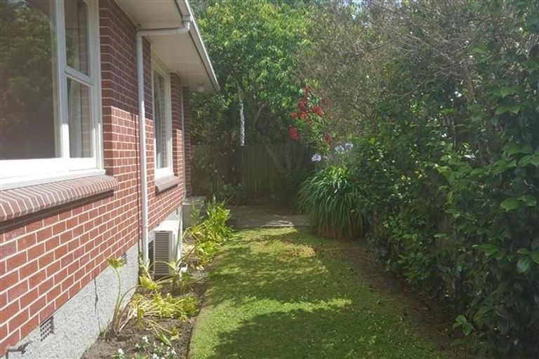 Photo of property in 98 Crofton Road, Harewood, Christchurch, 8051