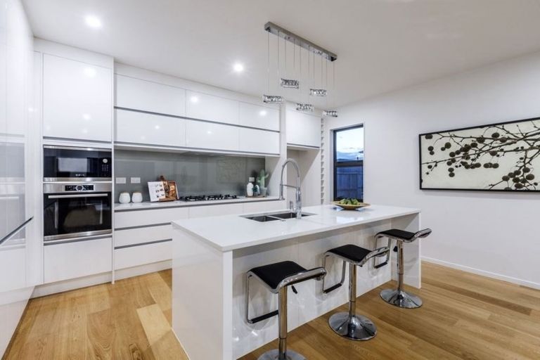 Photo of property in 18 Spyglass Street, Red Beach, 0932