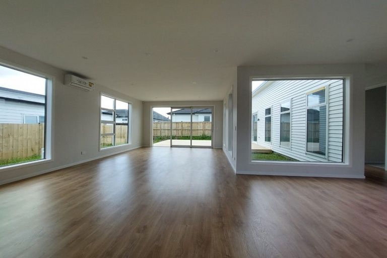 Photo of property in 10 Haupa Nui Road, Wainui, 0932