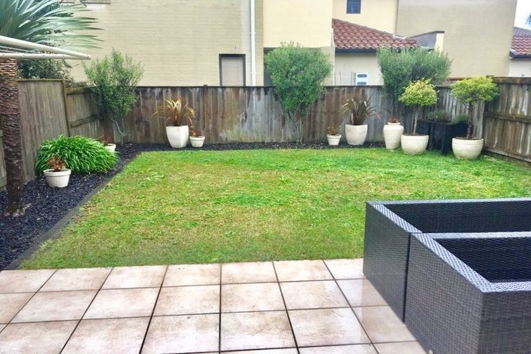 Photo of property in 68 Huntington Drive, Huntington Park, Auckland, 2013