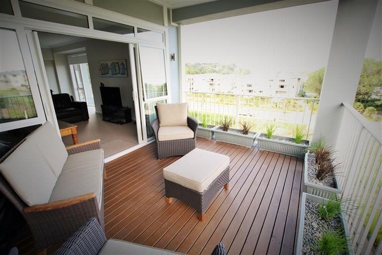 Photo of property in 102 Landmark Terrace, Orewa, 0931