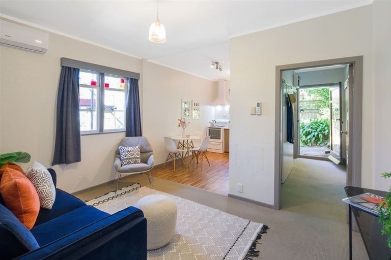 Photo of property in 12f3 Norna Crescent, Kelburn, Wellington, 6012