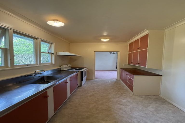 Photo of property in 90 Donald Street, Karori, Wellington, 6012