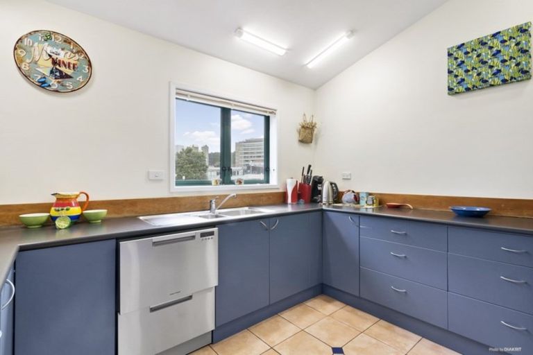 Photo of property in 8 Hall Avenue, Newtown, Wellington, 6021