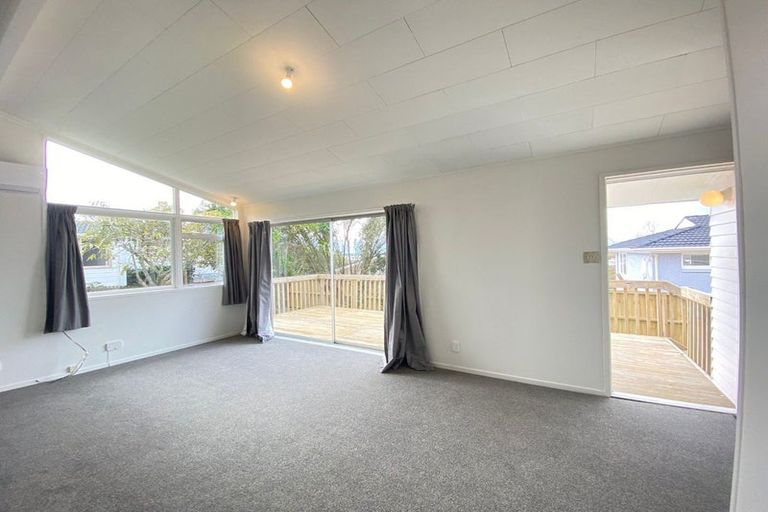 Photo of property in 110 Roberts Road, Te Atatu South, Auckland, 0610
