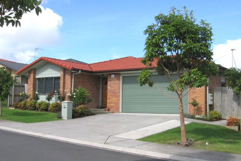 Photo of property in 3 Stonegate Close, Westgate, Auckland, 0614