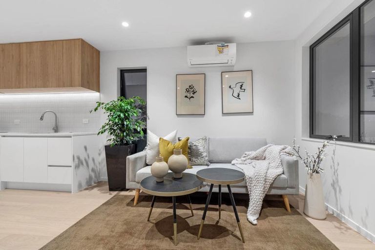 Photo of property in 9f O'donn Avenue, Beach Haven, Auckland, 0626