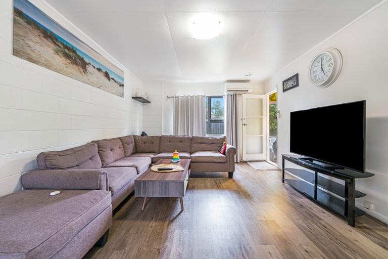 Photo of property in 87 Nikau Street, New Lynn, Auckland, 0600