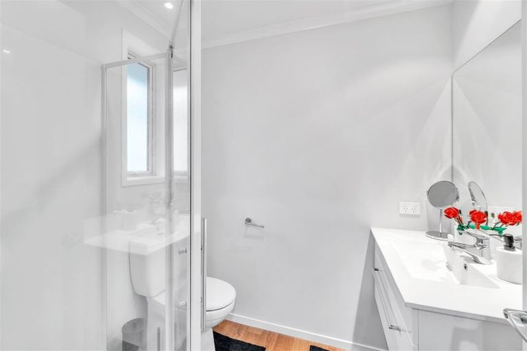 Photo of property in 19 Defoe Place, Waltham, Christchurch, 8023