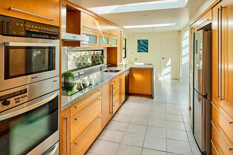 Photo of property in 19 Moana Road, Plimmerton, Porirua, 5026