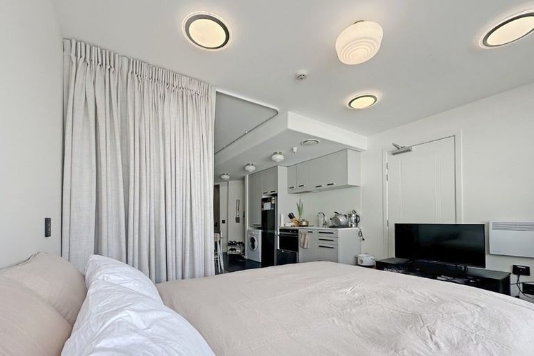 Photo of property in 307/3 Roxburgh Street, Mount Victoria, Wellington, 6011