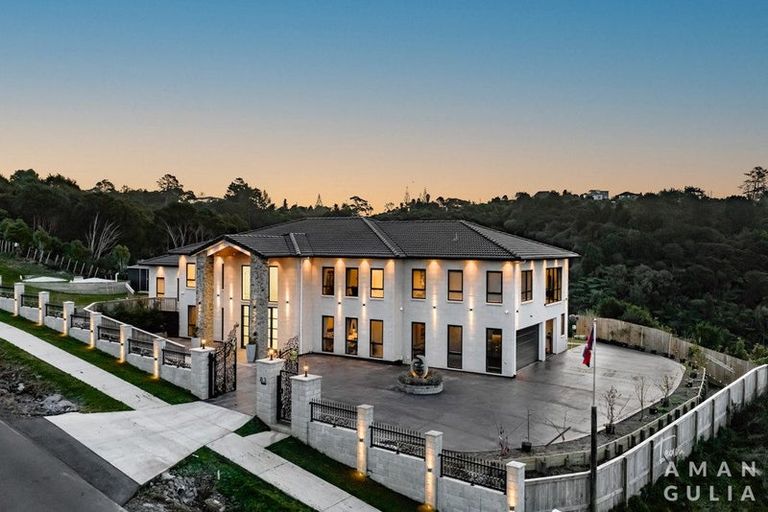 Photo of property in 83 Griggs Road, East Tamaki Heights, Auckland, 2016