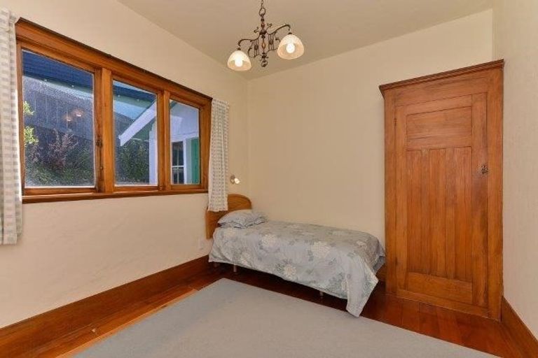 Photo of property in 8 Lower Watt Street, Wadestown, Wellington, 6012