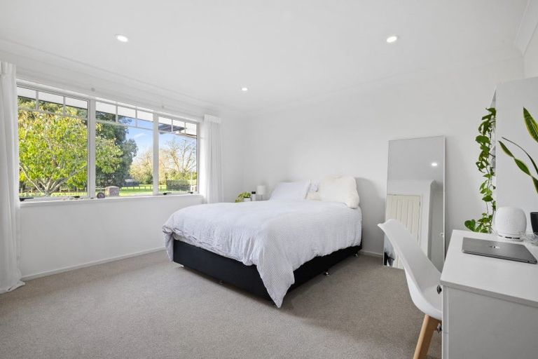 Photo of property in 14 Glencairn Place, Buckland, Pukekohe, 2677