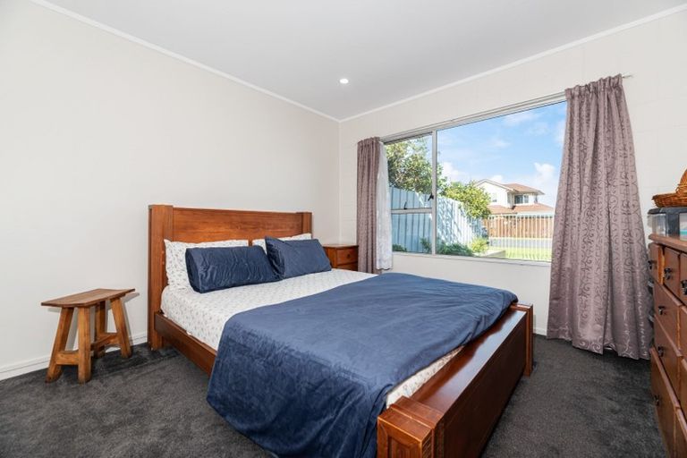 Photo of property in 3/1 Tawa Road, Te Atatu Peninsula, Auckland, 0610