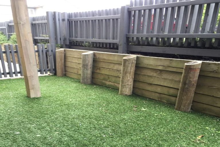 Photo of property in 4 Pheasant Lane, Hobsonville, Auckland, 0616