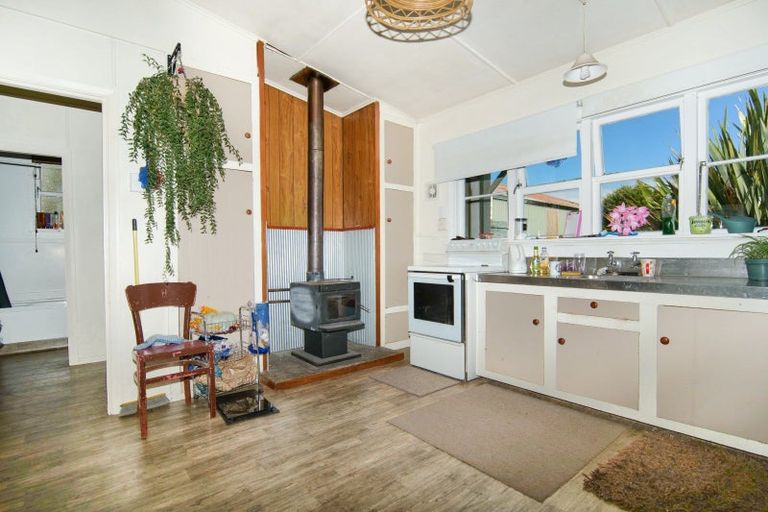 Photo of property in 128 Queen Street, Westport, 7825