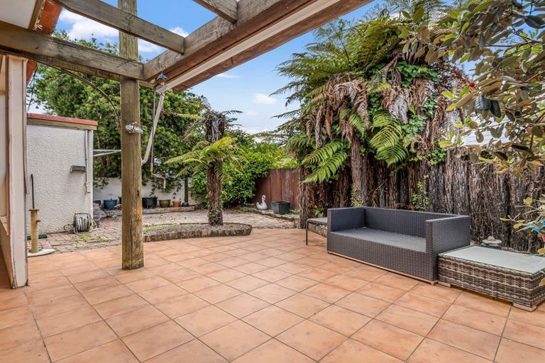 Photo of property in 2/807 Avenue Road East, Parkvale, Hastings, 4122
