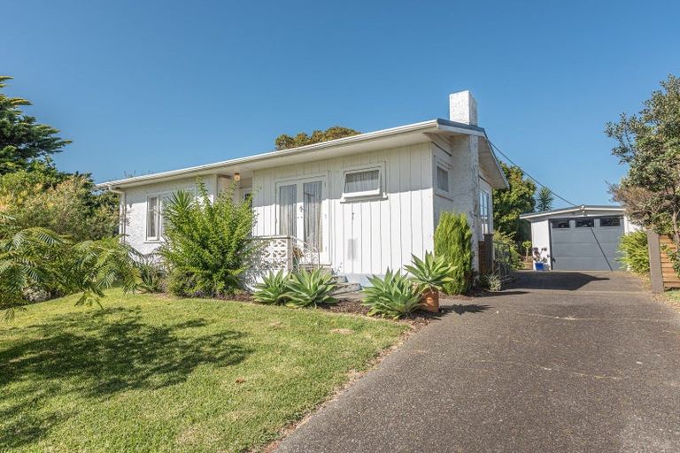Photo of property in 9 Lee Street, Castlecliff, Whanganui, 4501