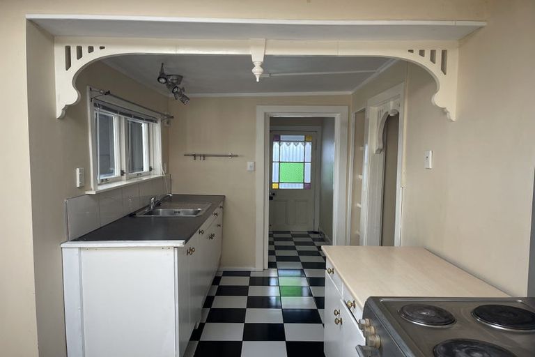 Photo of property in 2 Chaucer Road, Hospital Hill, Napier, 4110