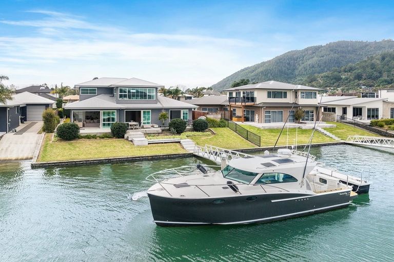 Photo of property in 129 Motu Grande, Pauanui, Hikuai, 3579