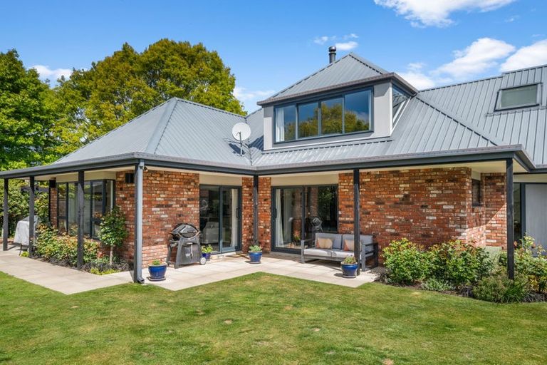 Photo of property in 9 Inglewood Place, Avonhead, Christchurch, 8042
