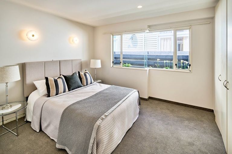 Photo of property in 2/13 Derwent Lee Grove, Epuni, Lower Hutt, 5011