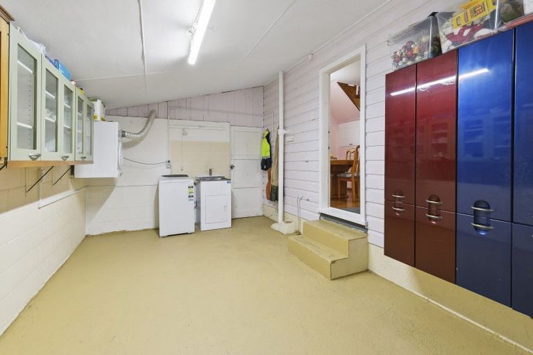 Photo of property in 12 Camrose Grove, Kingston, Wellington, 6021