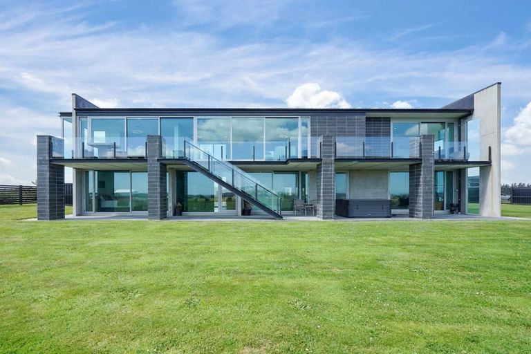 Photo of property in 89 Sunrise Drive, Seaward Bush, Invercargill, 9812