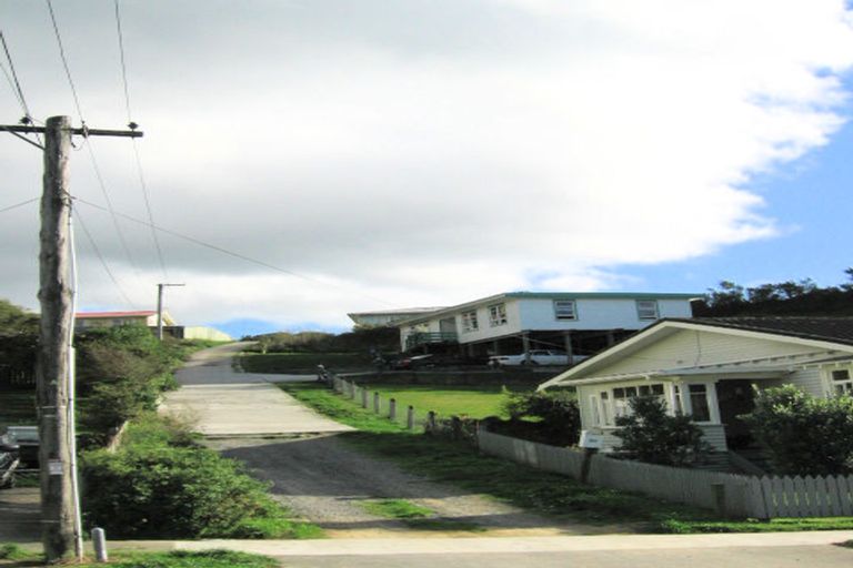 Photo of property in 39 Cardiff Crescent, Cannons Creek, Porirua, 5024