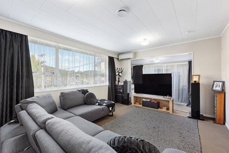 Photo of property in 1/11 Lowry Crescent, Stokes Valley, Lower Hutt, 5019