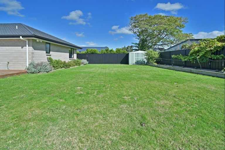 Photo of property in 22 Read Crescent, Clive, 4102