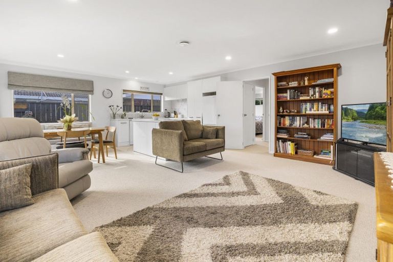 Photo of property in 15 Pembroke Drive, Bethlehem, Tauranga, 3110
