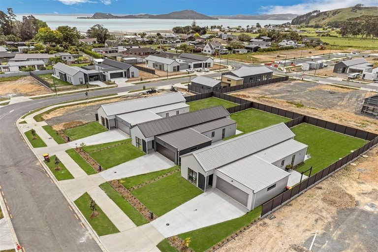 Photo of property in 2 Mataikokako Loop, Kawakawa Bay, 2585