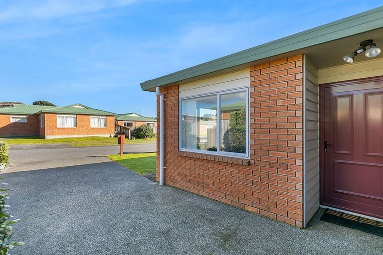 Photo of property in 16 Pohutukawa Grove, Titahi Bay, Porirua, 5022