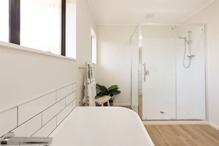 Photo of property in 130 John F Kennedy Drive, Milson, Palmerston North, 4414